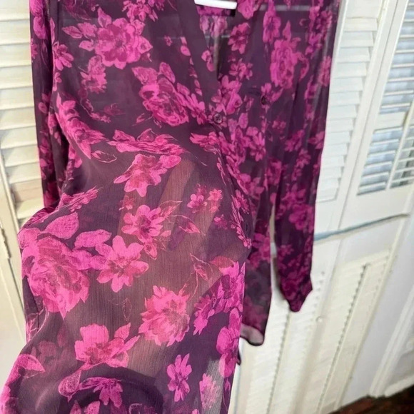 Kut From the kloth Mock neck sheer floral blouse - Picture 5 of 6